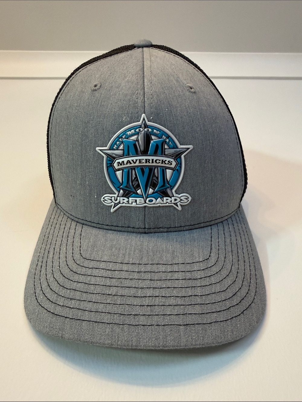 Mavericks Surfboards Half Moon Bay Gray Black Trucker Hat